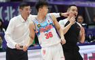 楊鳴面沉如鐵，新疆險勝遼寧，重建勢在必行。