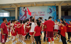 女籃體能訓練，張子宇缺席，李夢王思雨態(tài)度端正。