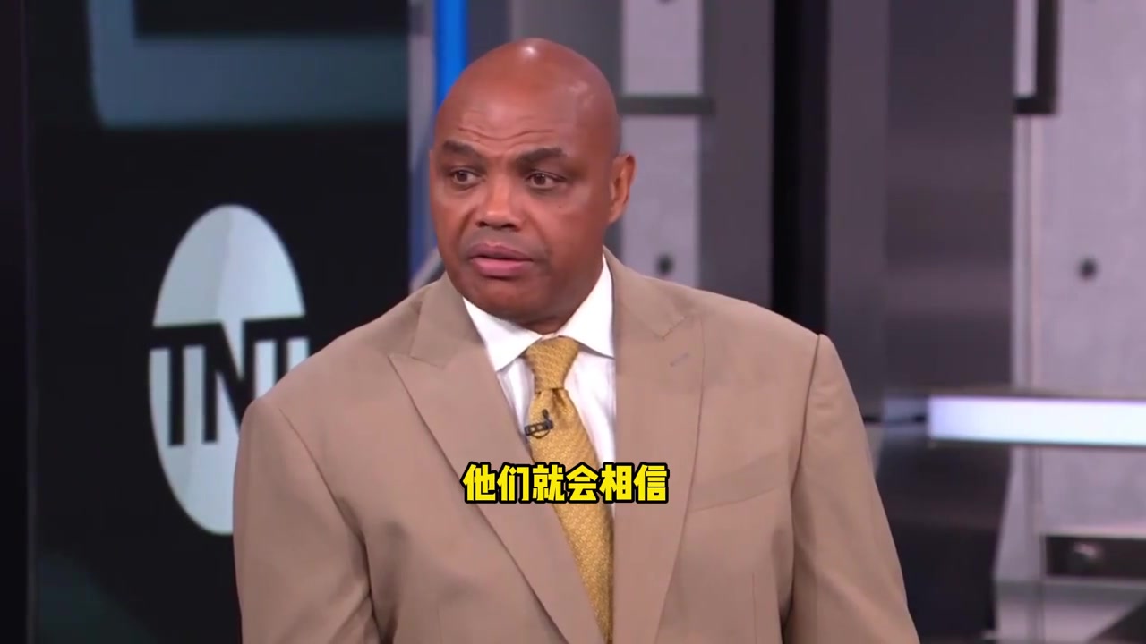巴克利：約基奇在控制著這支球隊，之前很少看他暫停時情緒激動