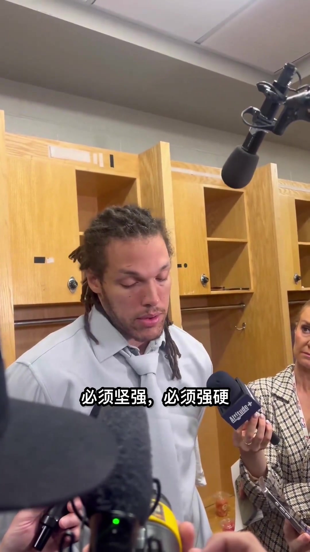 戈登評價雷霆隊的身體防守：他們在整場比賽中都在近距離犯規(guī)。