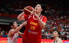 日本女籃挑戰(zhàn)張子宇，實力不足。